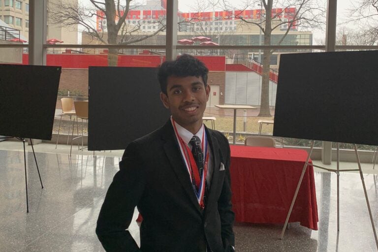 Satya Kokonda, estudiante de segundo año en la Charter School of Wilmington