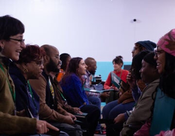 lets-circle-up-roundtable-opening-EN-110725-03 Workshop attendees talking face to face