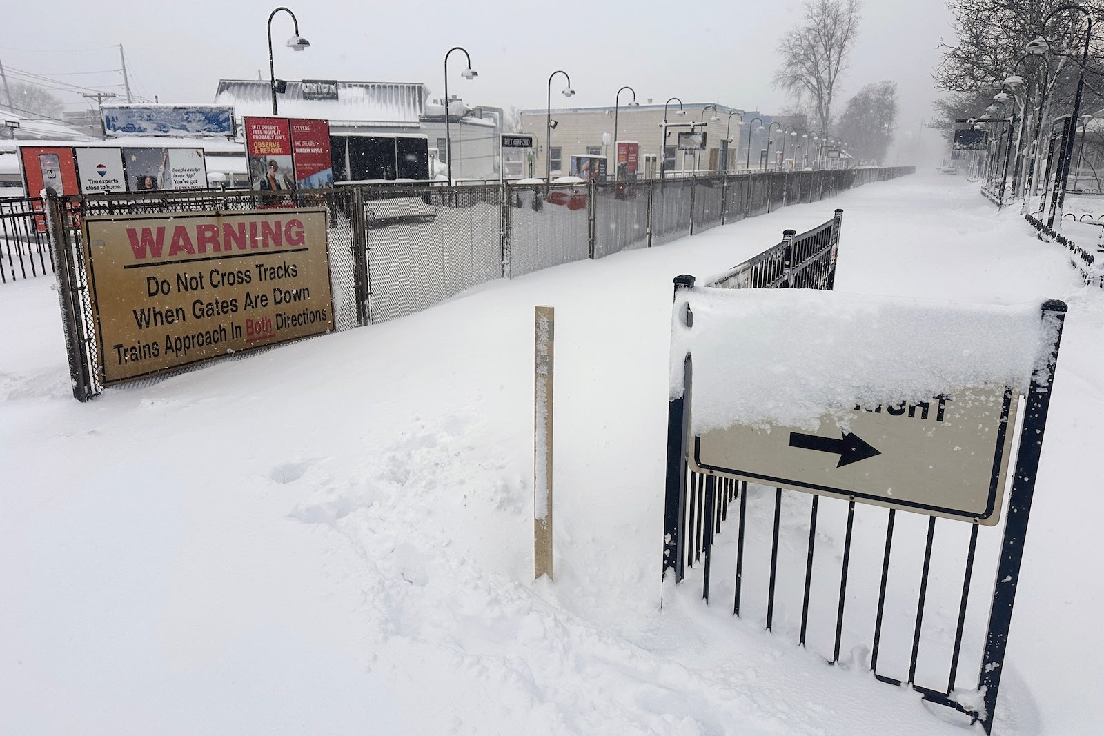Philadelphia snow updates: Snowfall totals; widespread power outages; SEPTA service suspended; latest forecast