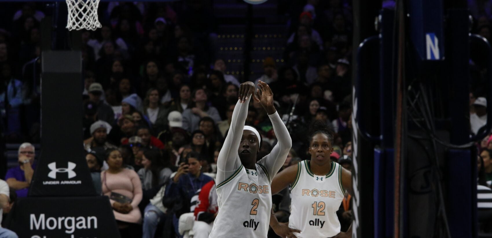 Kahleah Copper shoots a free throw