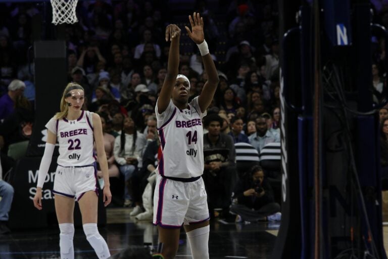 Dominique Malonga at the free throw line