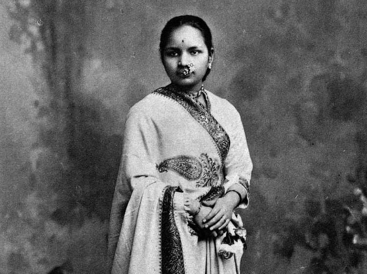resize-provided-anandibai-joshee-class photo-032426-04 Classic portrait of Anandibai Joshee
