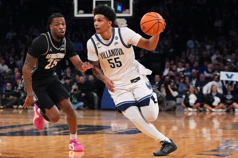 Villanova's Acaden Lewis dribbling