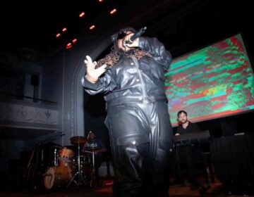 BL Shirelle performing