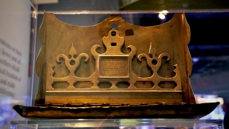 A Hanukkah lamp from St. Eustatius bears an inscription in Hebrew