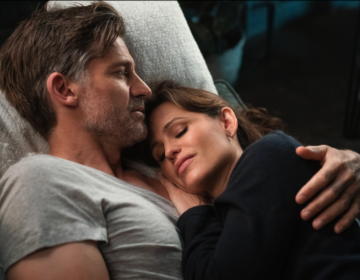 Jennifer Garner and Nikolaj Coster-Waldau in The Last Thing He Told Me.