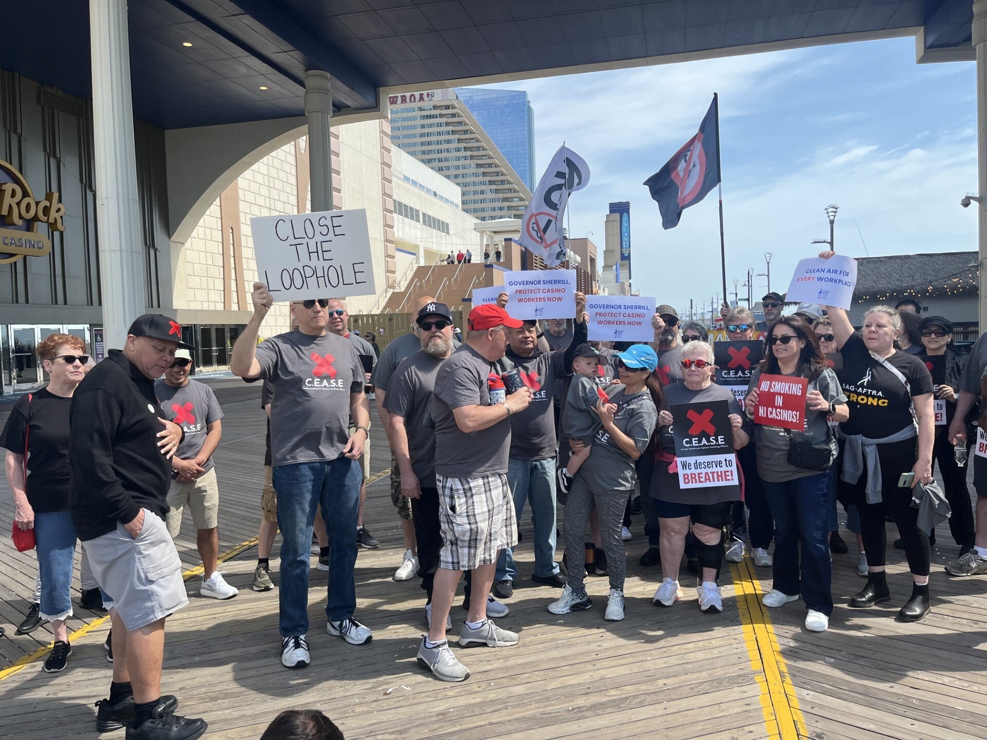 Pekerja kasino New Jersey meminta Gubernur Mikie Sherrill untuk mendukung tuntutan mereka untuk melarang merokok di ruang permainan Atlantic City
