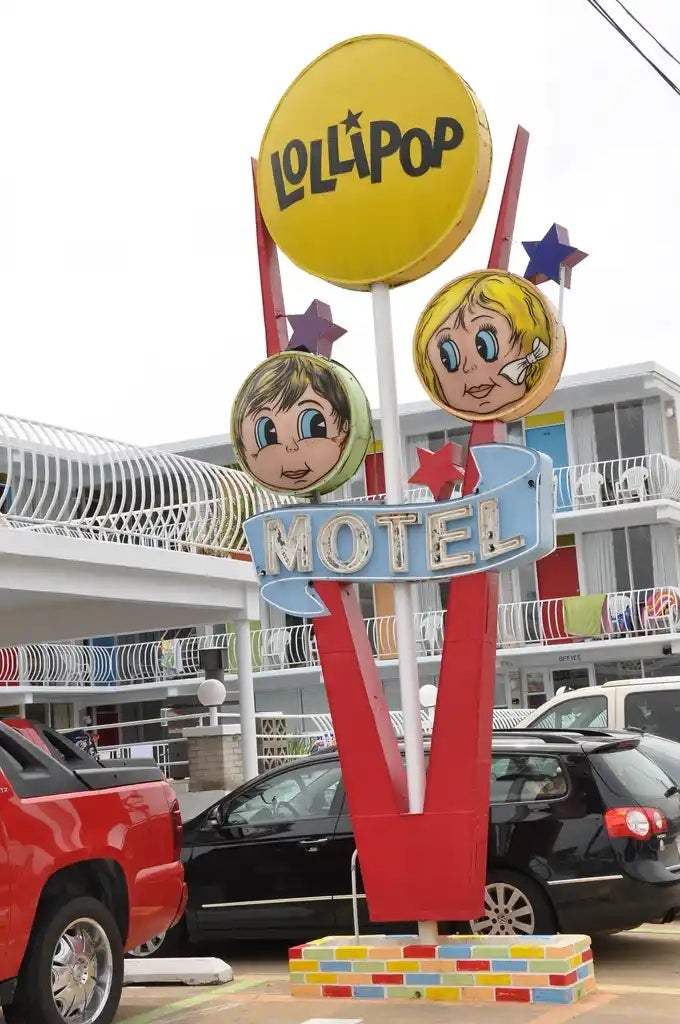 The iconic Lollipop Motel sign