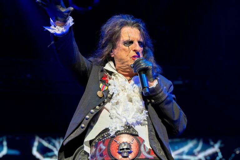 Alice Cooper performing