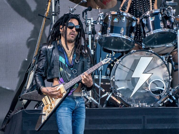 Lenny Kravitz performing