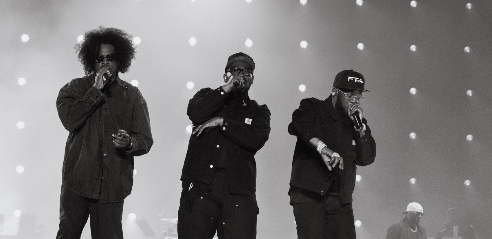 Jay-Z, Beanie Sigel and Freeway of State Property performing