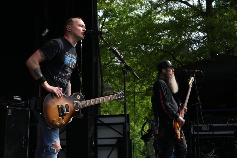 The Flatliners performing