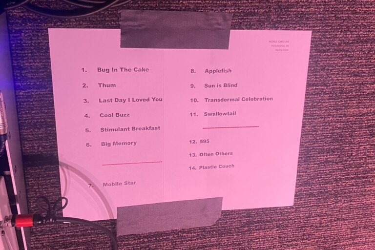 Violet Grohl's setlist posted on stage