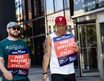 07 04 2026 k paynter PECO strike Striking PECO workers picket outside the company headquarters