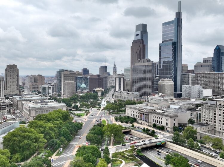 2026 07 21-e lee-philadelphia ben franklin parkway 676 to city hall Aerial photo of the Philly skyline looking down the Parkway toward City Hall.