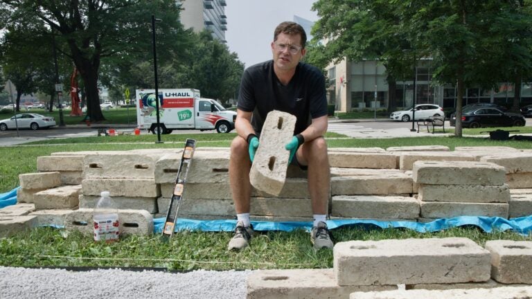 Jeff Richards with his flaxcrete blocks