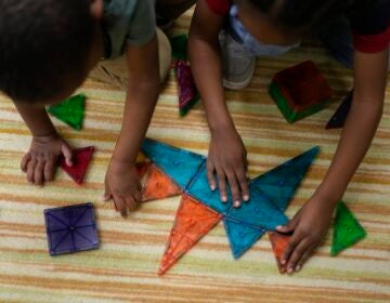 Head Start Salaries Children work on a puzzle during a preschool class at the Life Learning Center - Head Start, in Cincinnati, Tuesday, Nov. 21, 2023. A new plan from the Biden administration could significantly increase salaries for hundreds of low-paid early childhood teachers caring for the country's poorest children but might also force some centers to cut enrollment. (AP Photo/Carolyn Kaster)