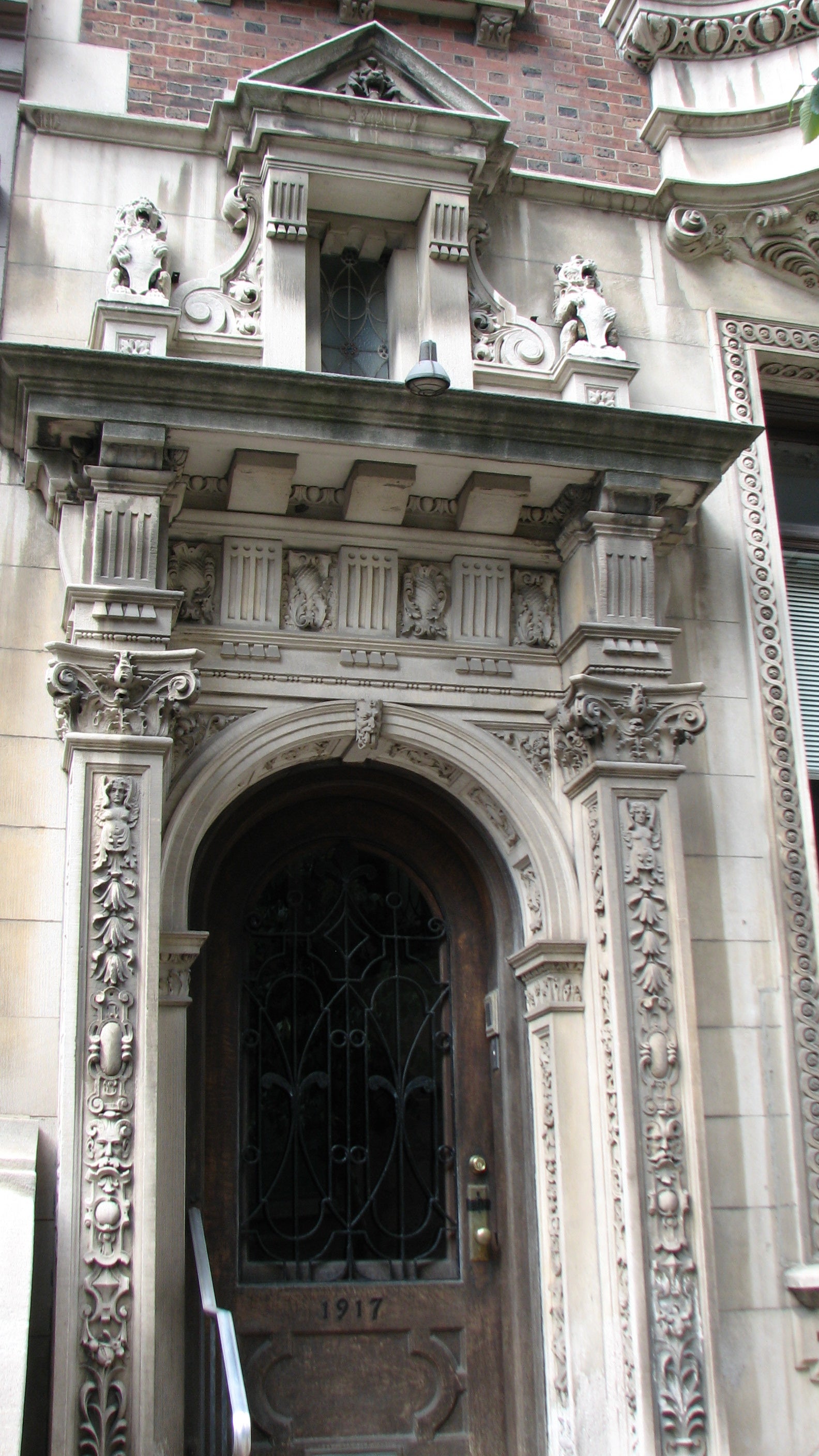The entrance to 1917 Walnut St.