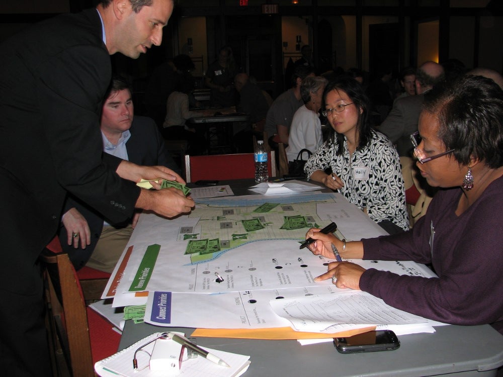 City Planners suggest using Reading Viaduct cut - an old industrial railway tunnel - to get transit riders from Schuylkill to the Delaware