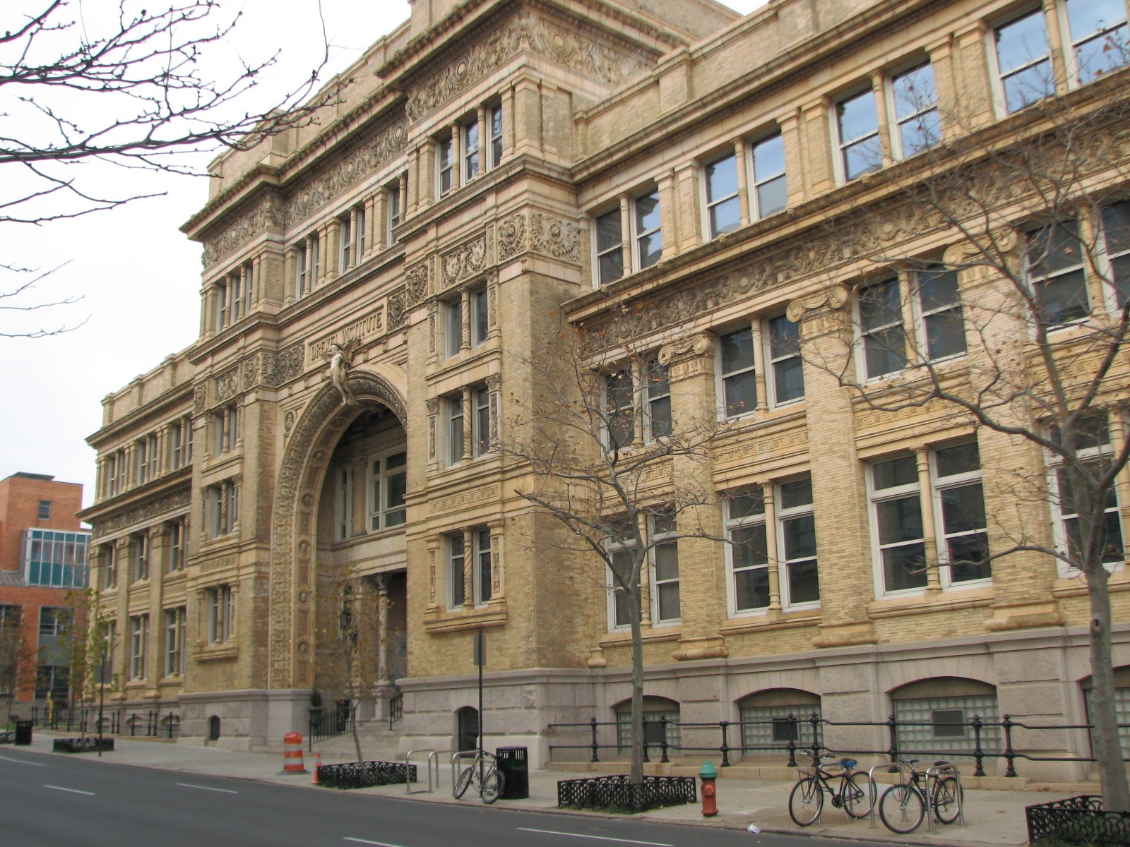 The beautifully balanced building covers an acre, with each side measuring 200 feet.  