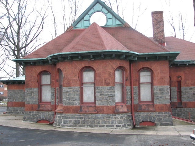 The southern side of the chapel.