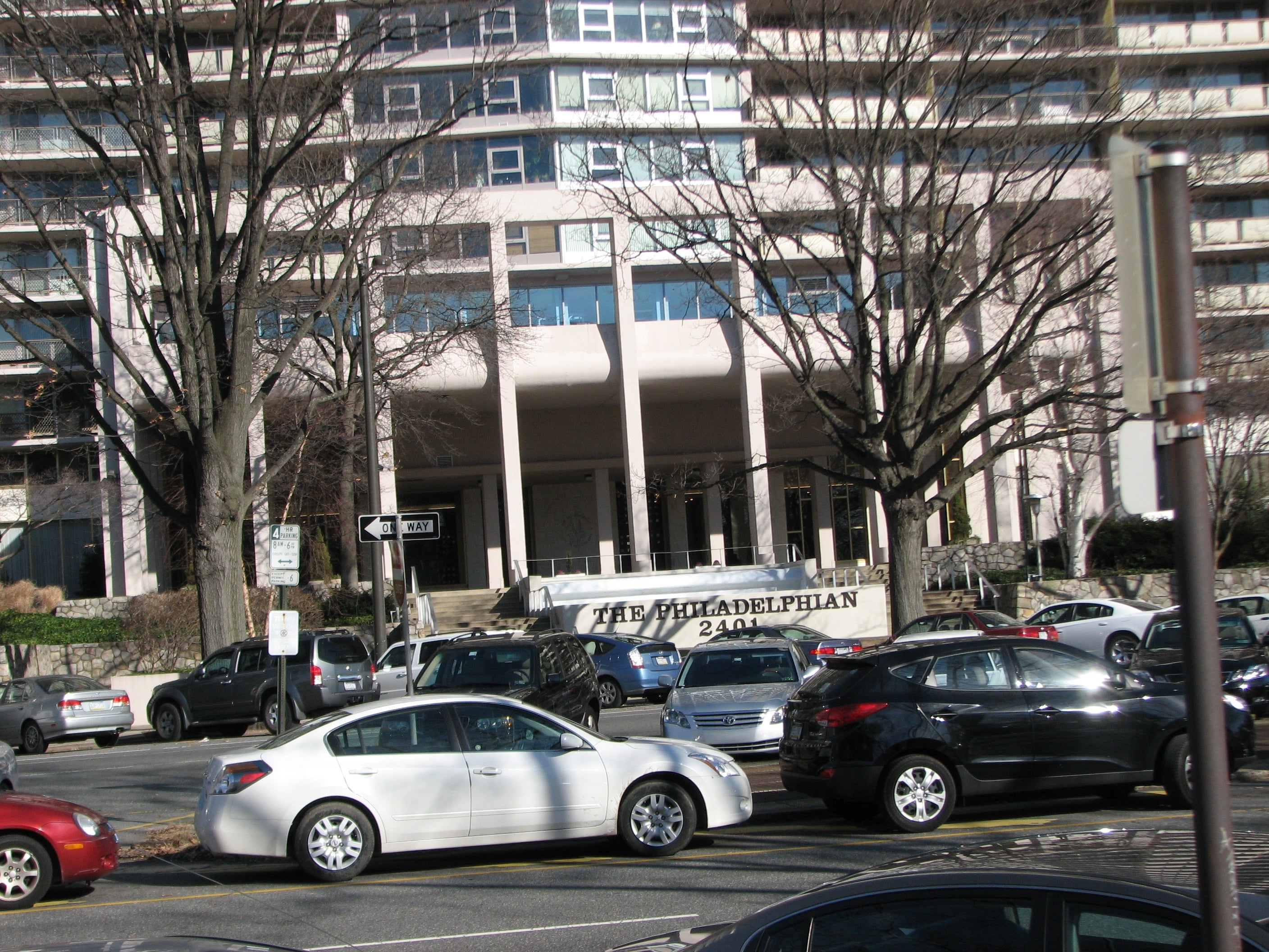 The port-cochere main entrance to The Philadelphian on Pennsylvania Avenue.