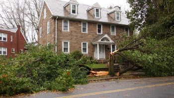 http-neastphilly-com-wp-content-uploads-2012-10-sandy-the-storm-005-350x197-jpg