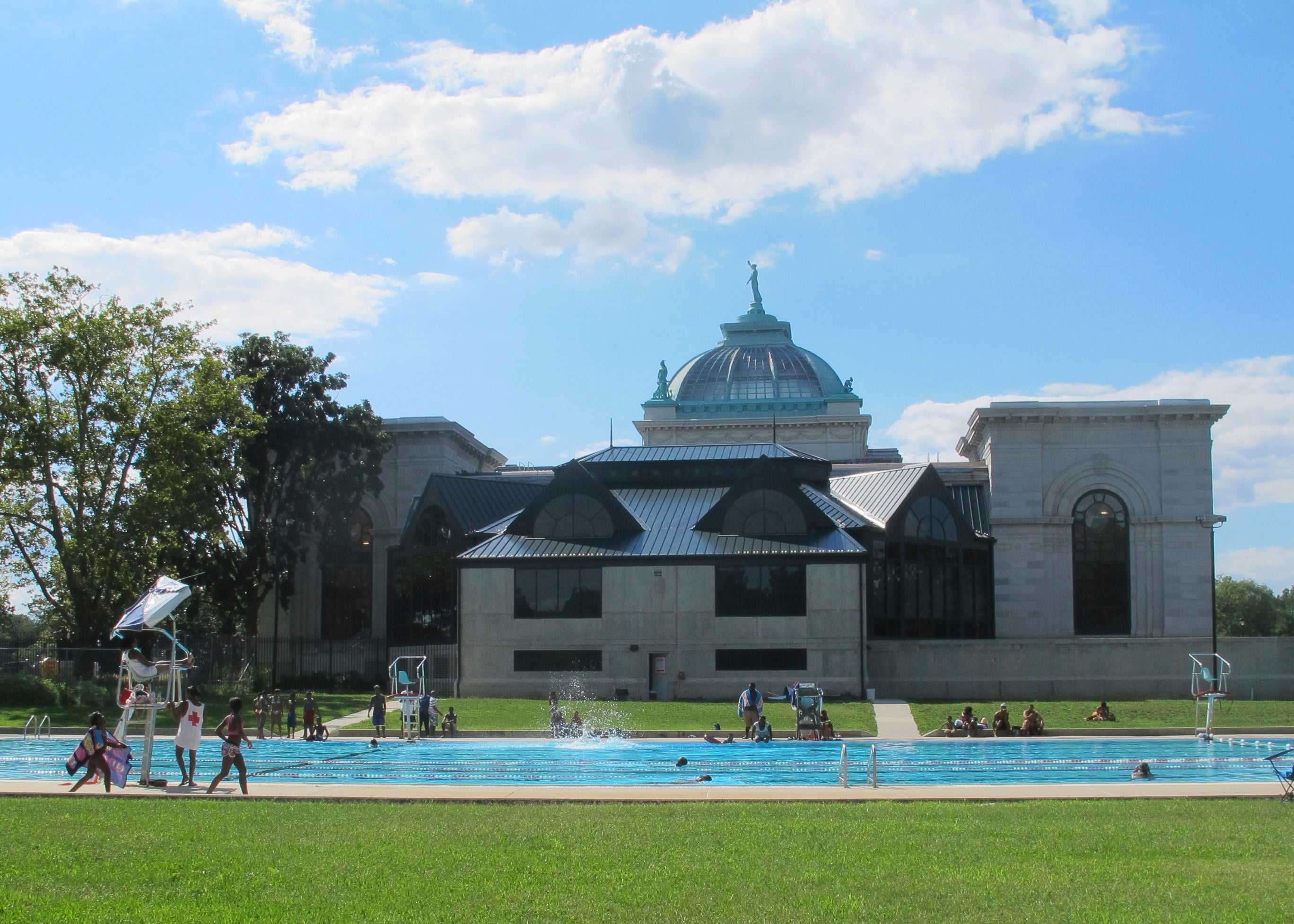 A guide to keeping cool in Philly pools - WHYY