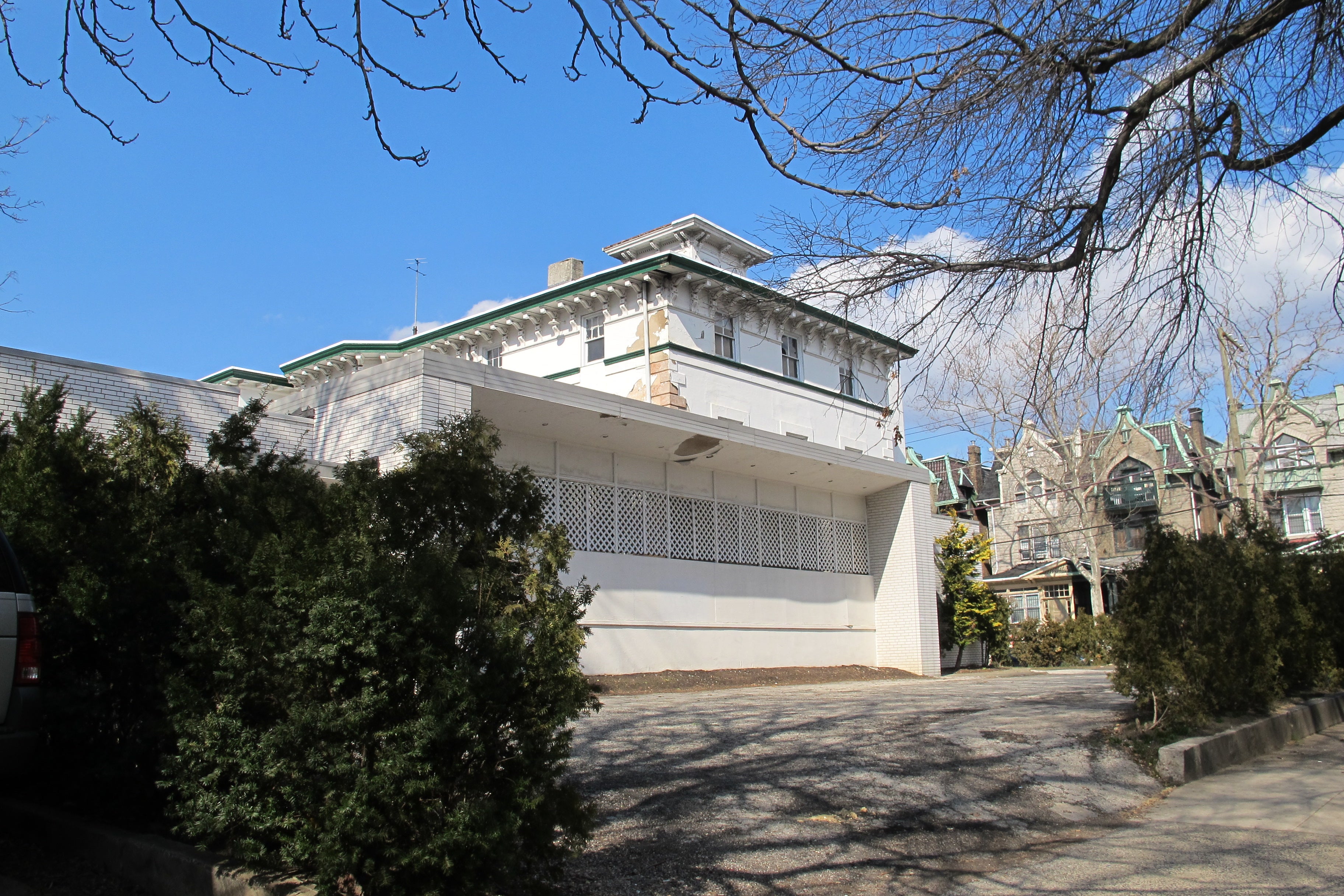 Penn received permission to demolish the building it owns at 40th and Pine streets.