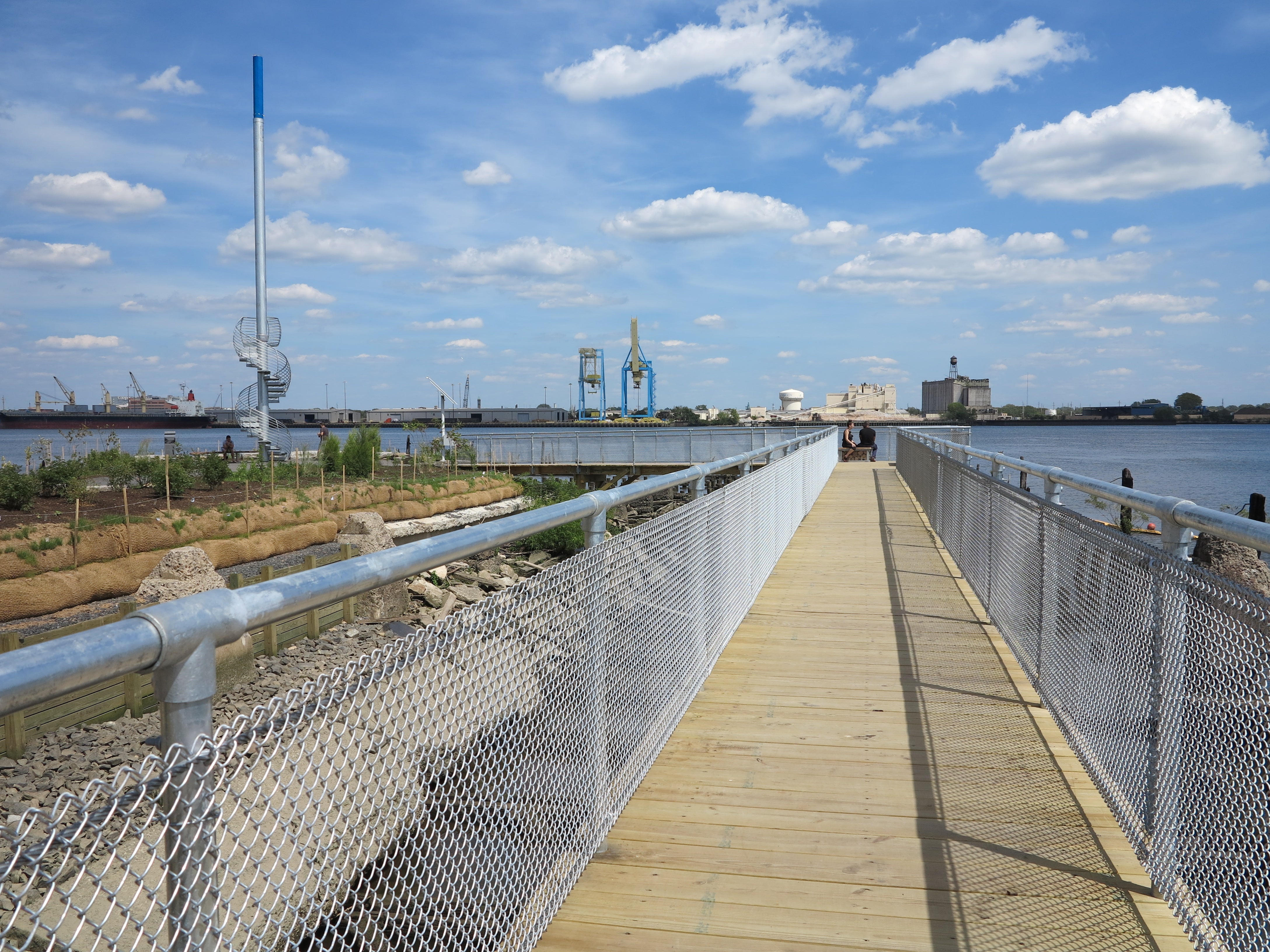 Washington Avenue Pier's elevated boardwalk