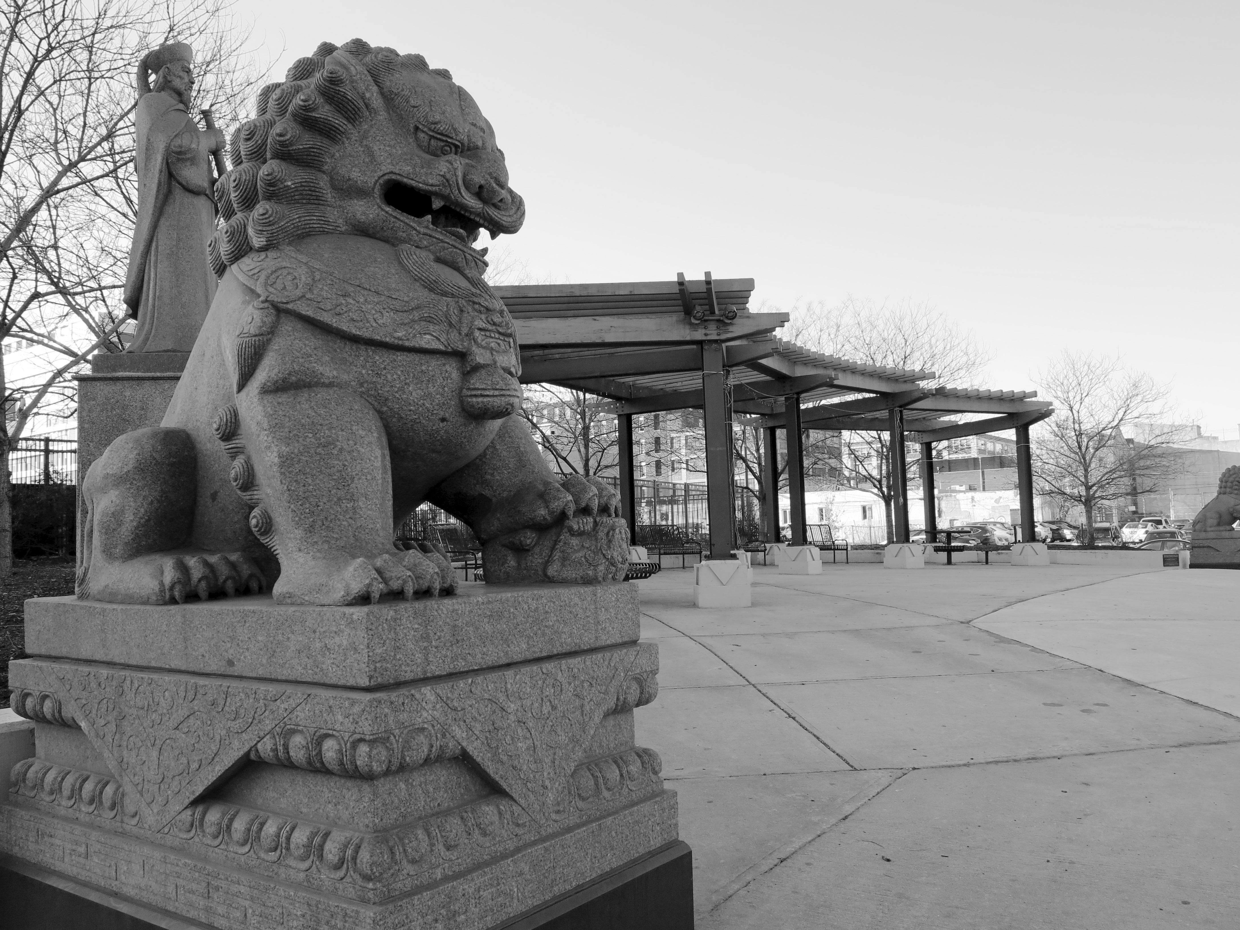 10th Street Plaza bridging Vine Street Expressway