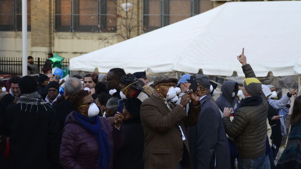 Crowds gathered to watch the implosion. | Bastiaan Slabbers for NewsWorks