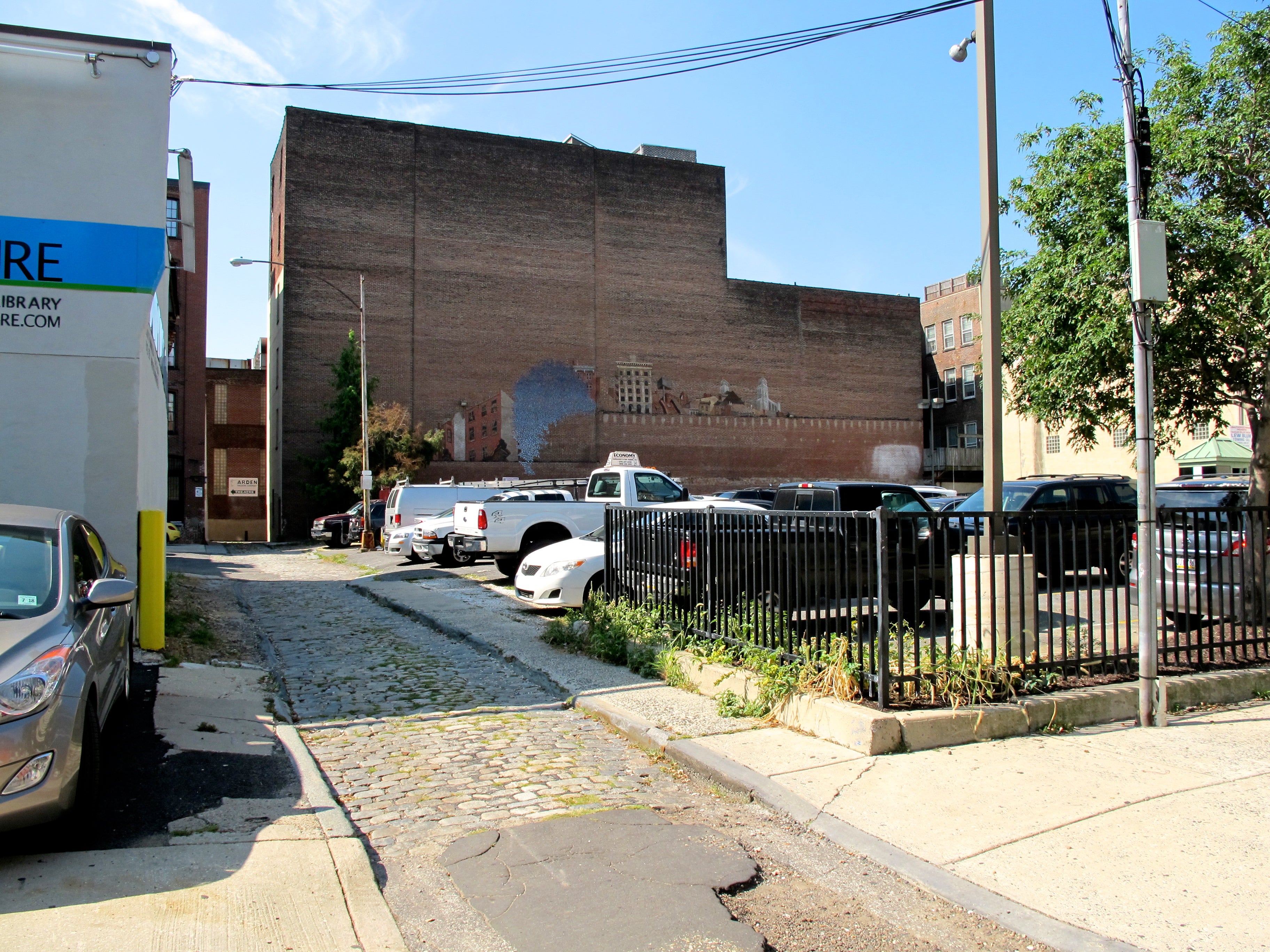 Little Boy's Way and parking lot on Arch Street | Ashley Hahn/PlanPhilly