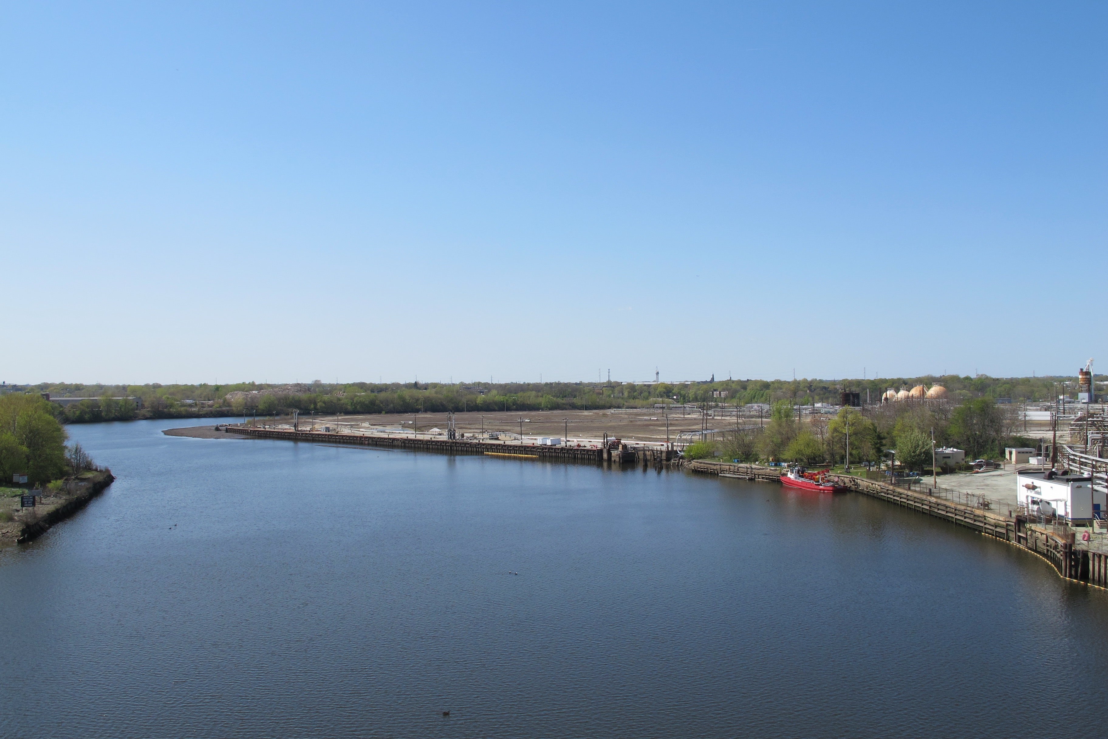 Lower Schuylkill, looking north from Passyunk Avenue Bridge (file)