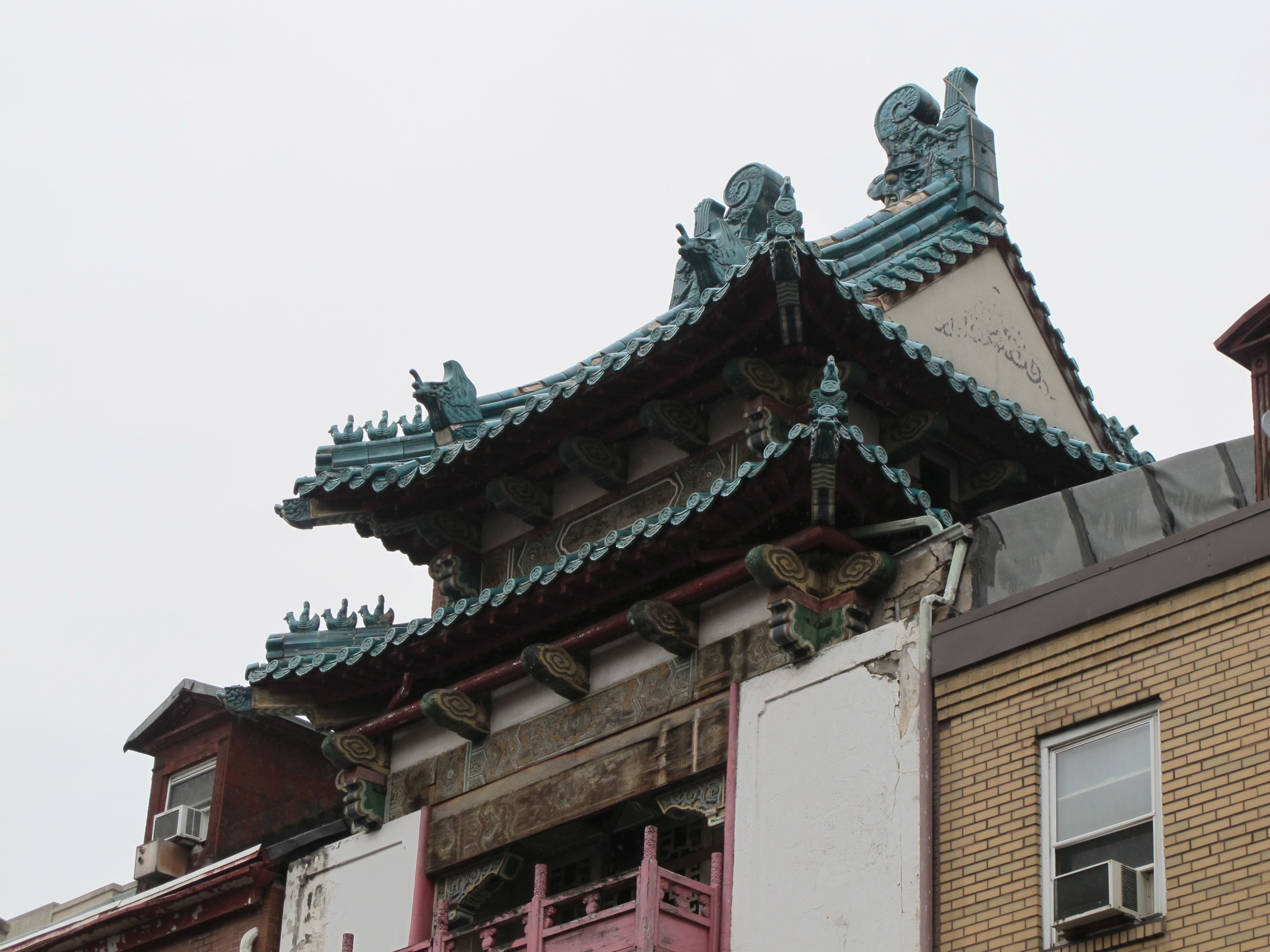 Roof detail, 125 N. 10th Street, May 2016