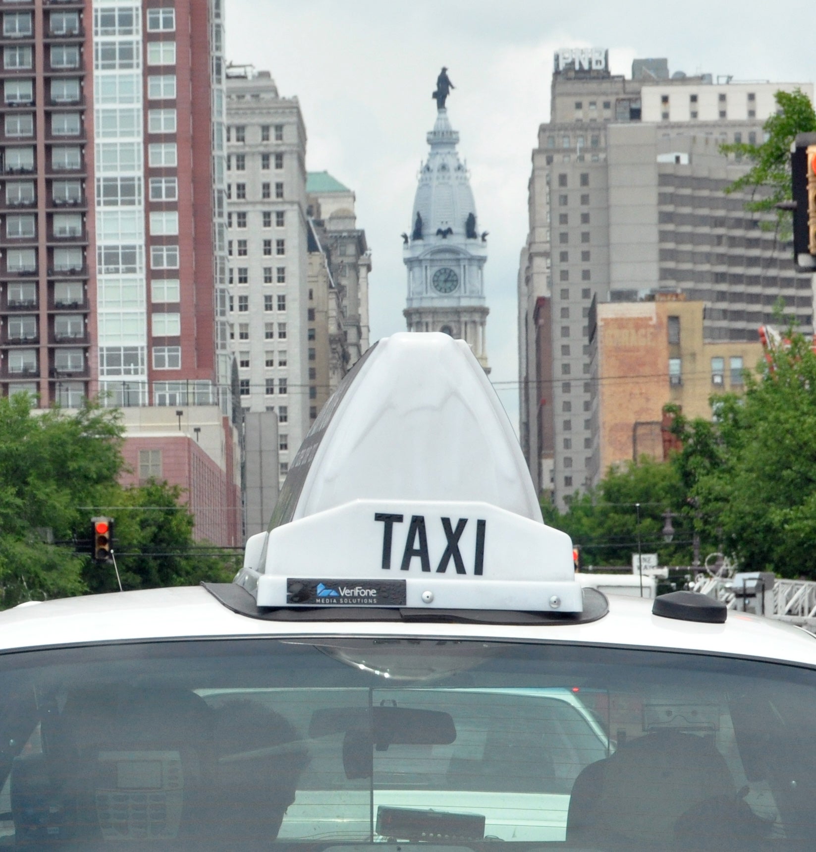 taxi philly city hall