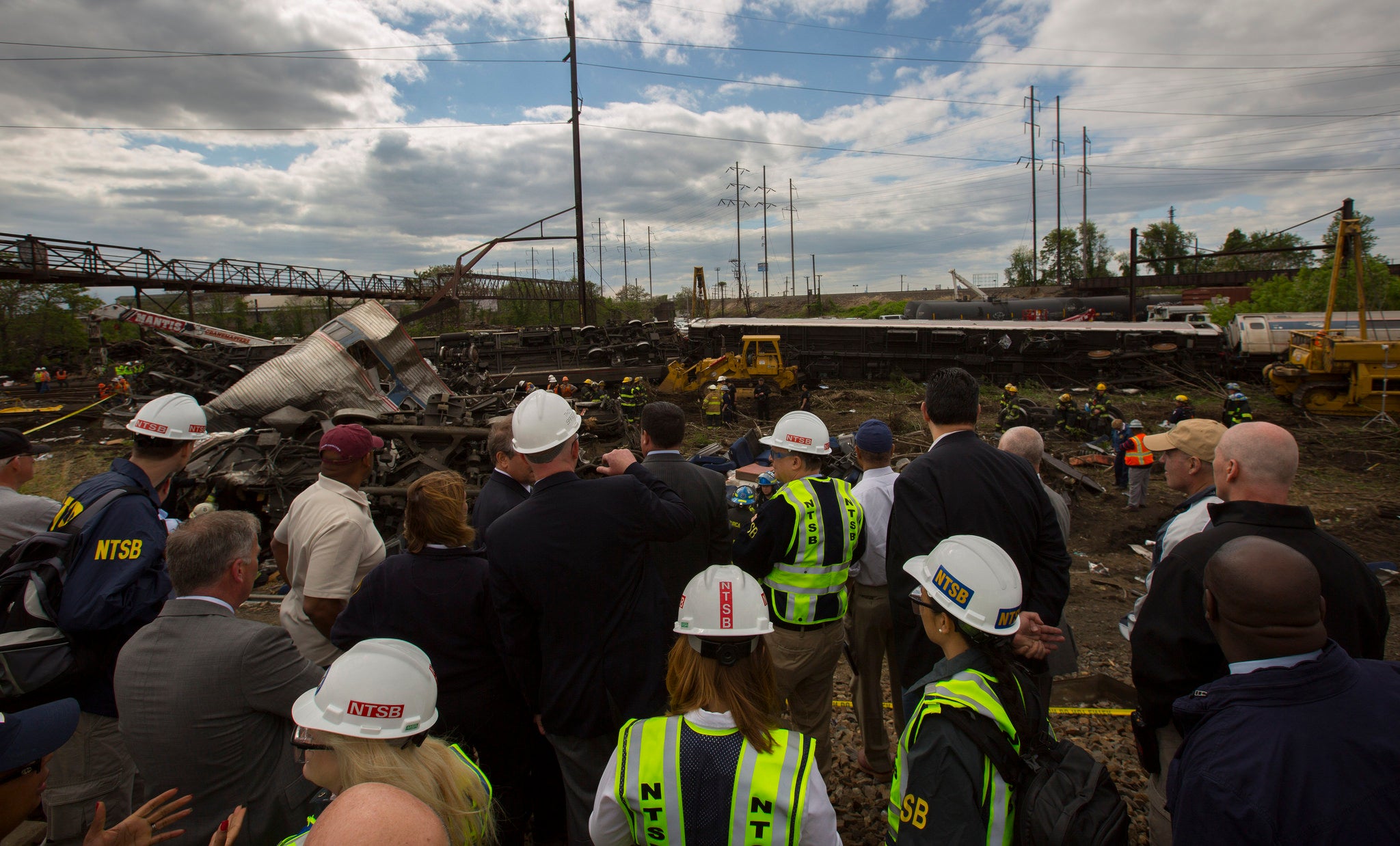 The NTSB Go Team arrives on the scene of the Amtrak Train #188 Derailment in Philadelphia, PA. // NTSB