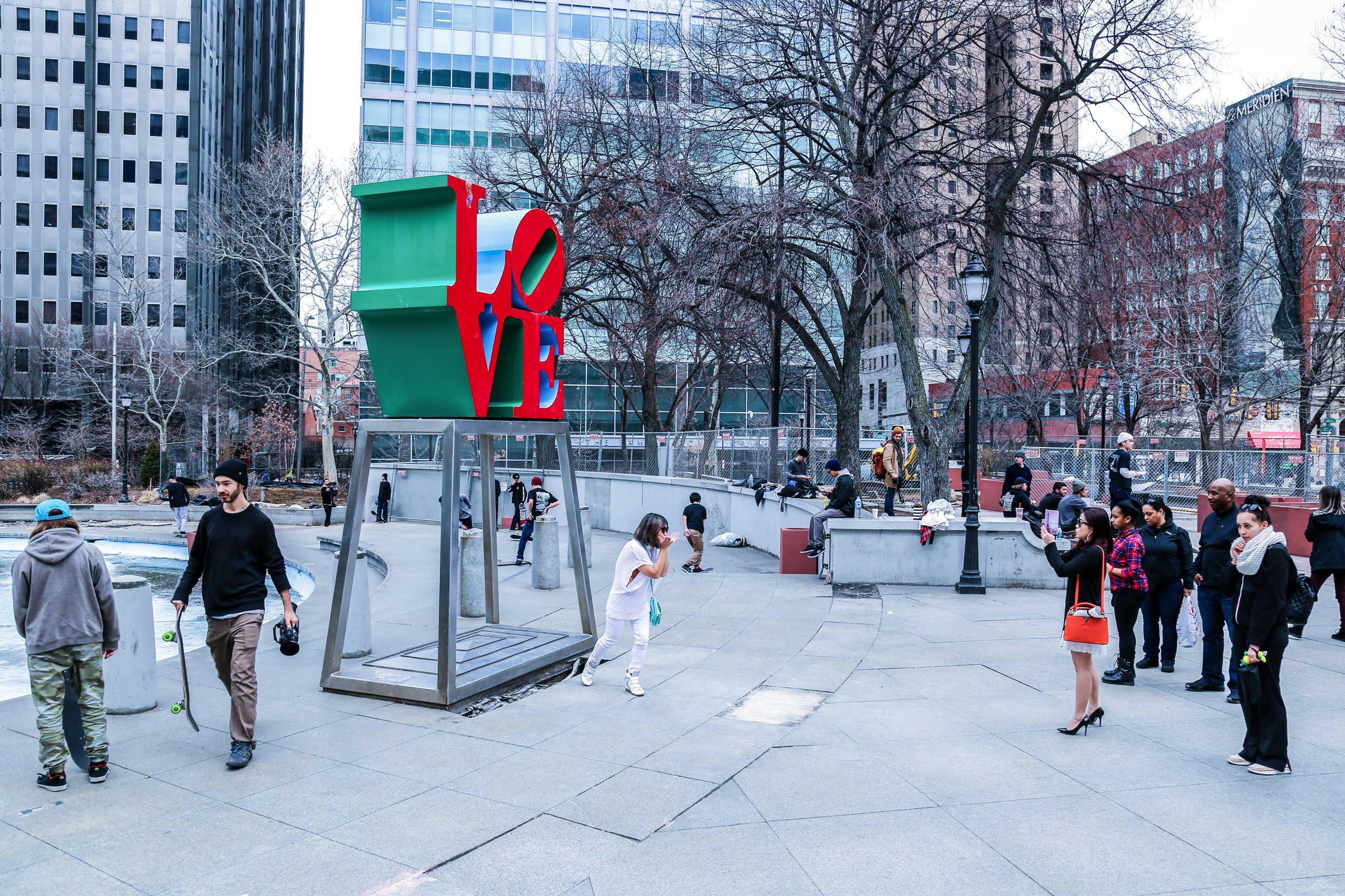 The old LOVE Park offered walls for people to sit in addition to the fountain’s edges and benches. Credit: Streets Dept/Conrad Benner