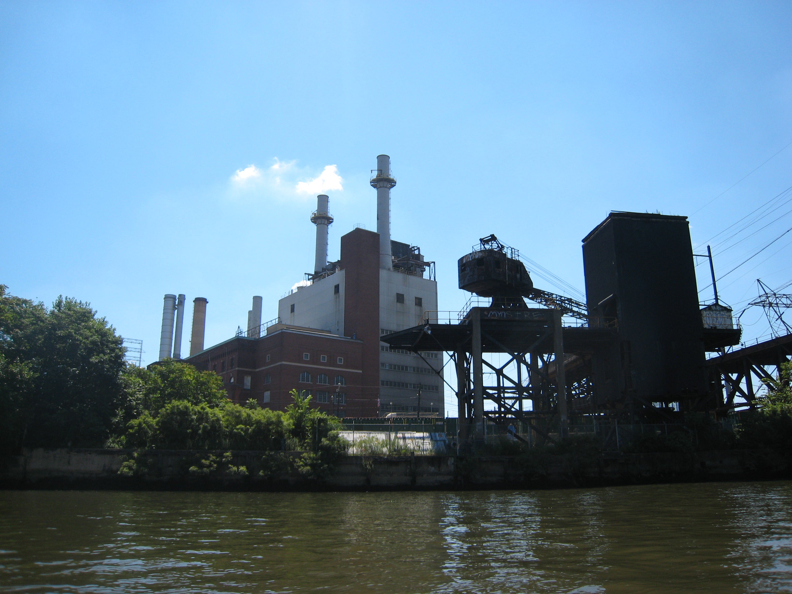 Veolia plant at Christian Street from the Schuylkill River