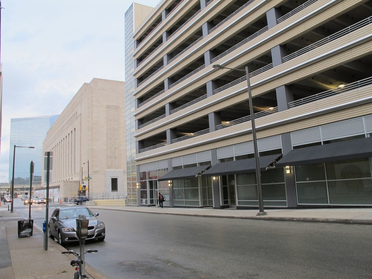 Garage and amenities at Cira2