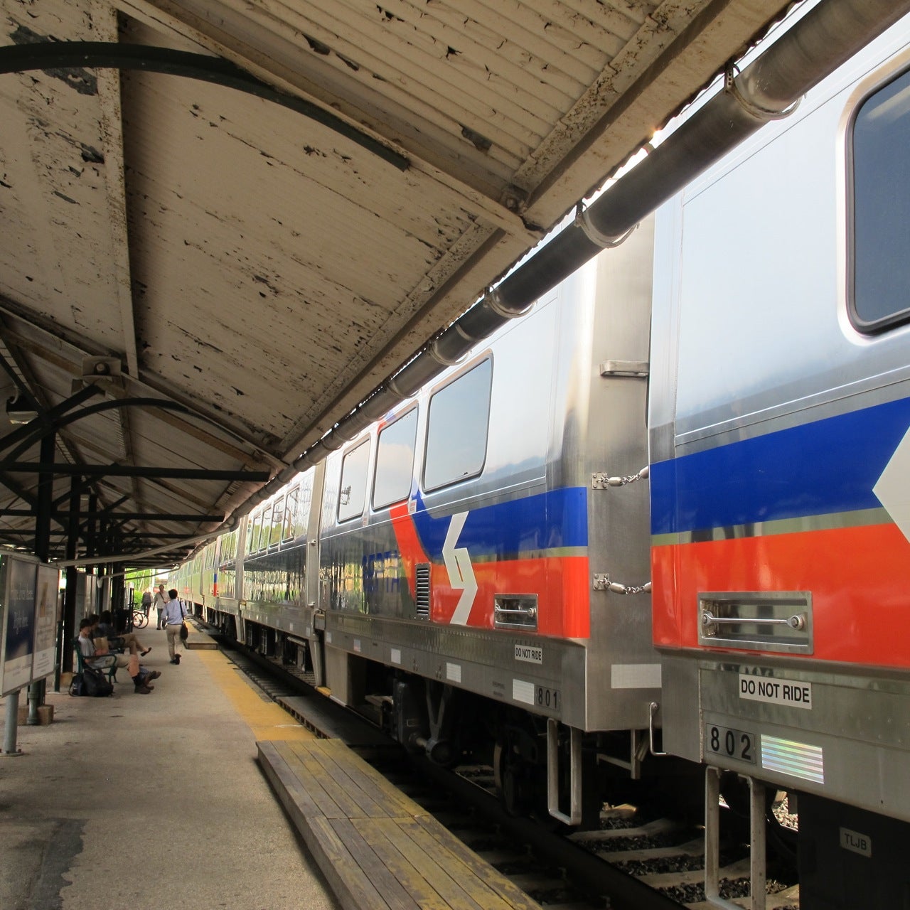 High five for Silverliner V on Bryn Mawr run