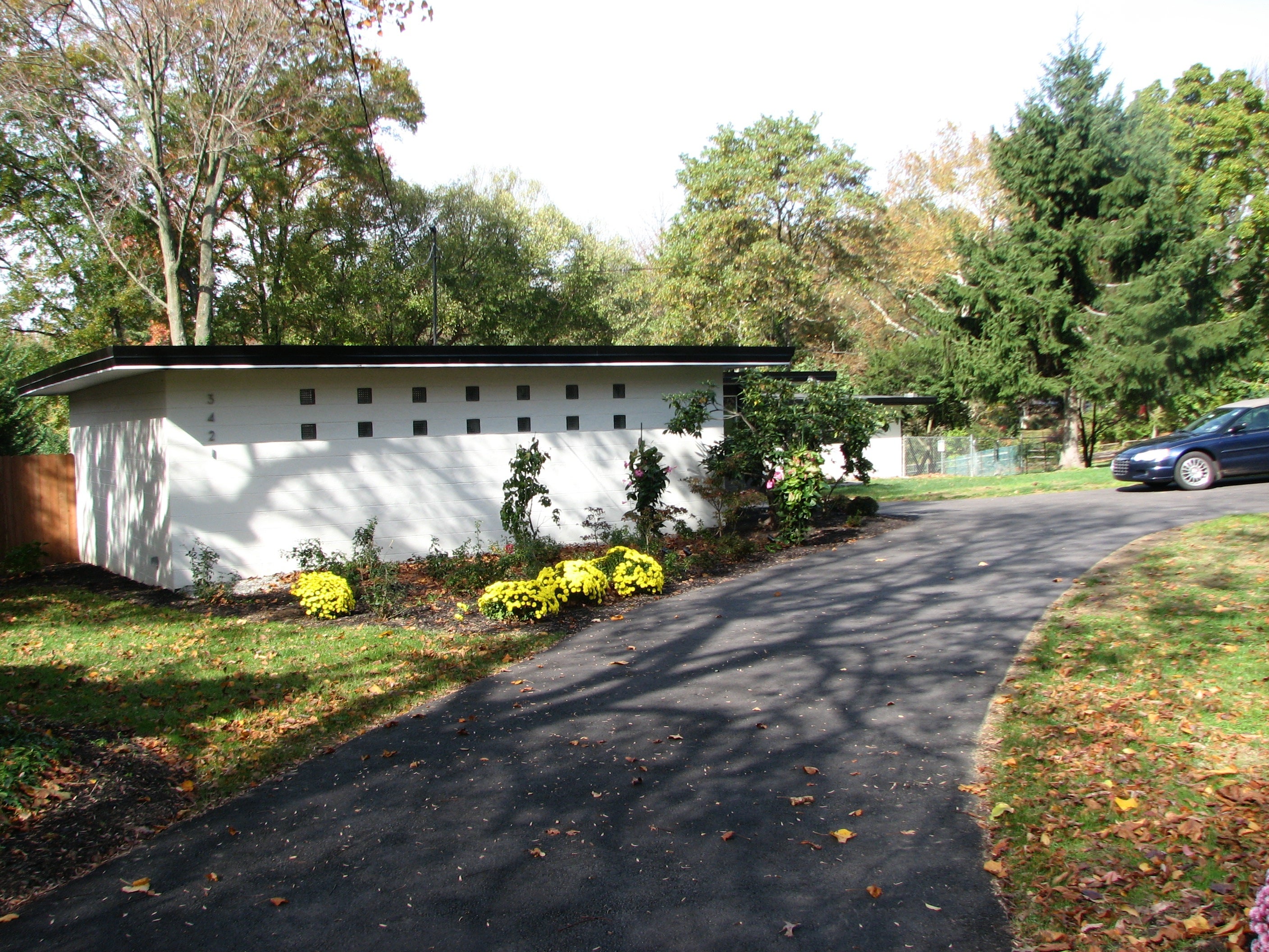 The approach to the Rice house on School House Lane.