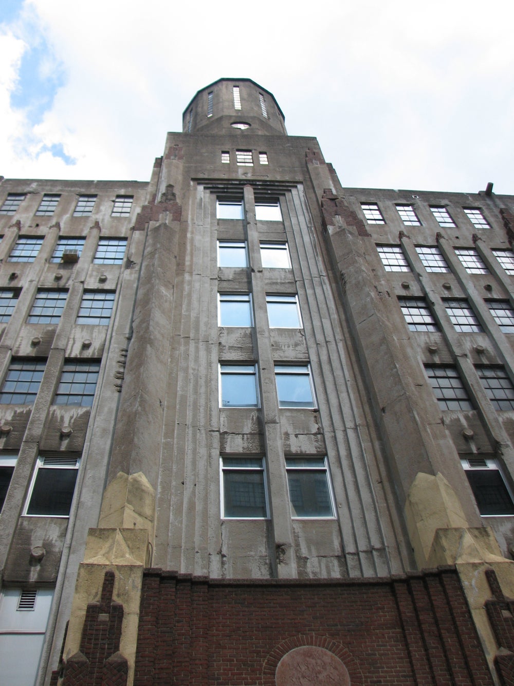 Philip Tyre’s Lasher Building is topped with a cylindrical lantern – the concrete beacon of Callowhill.