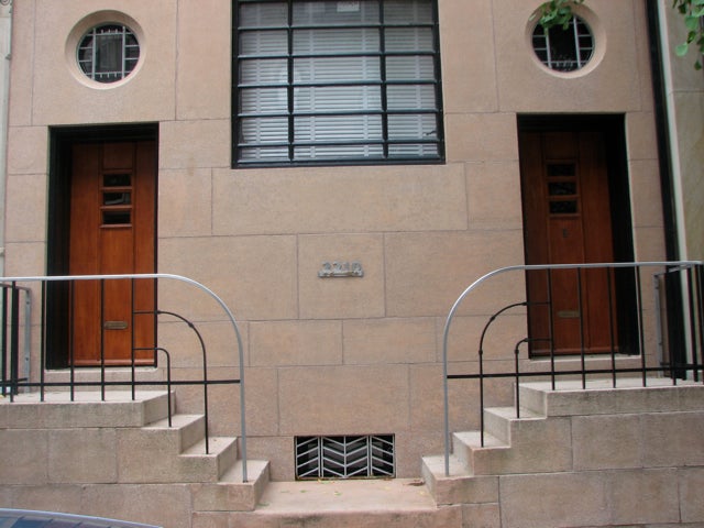 Moderne doors