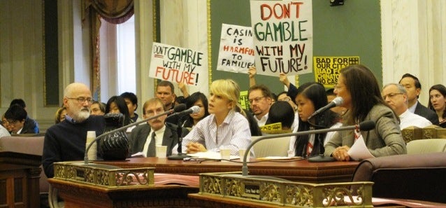 Casino protest in city council