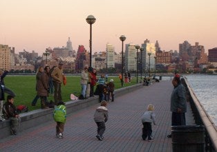 sites-planphilly-com-files-u39-hoboken_pier_a_kids_race-jpg