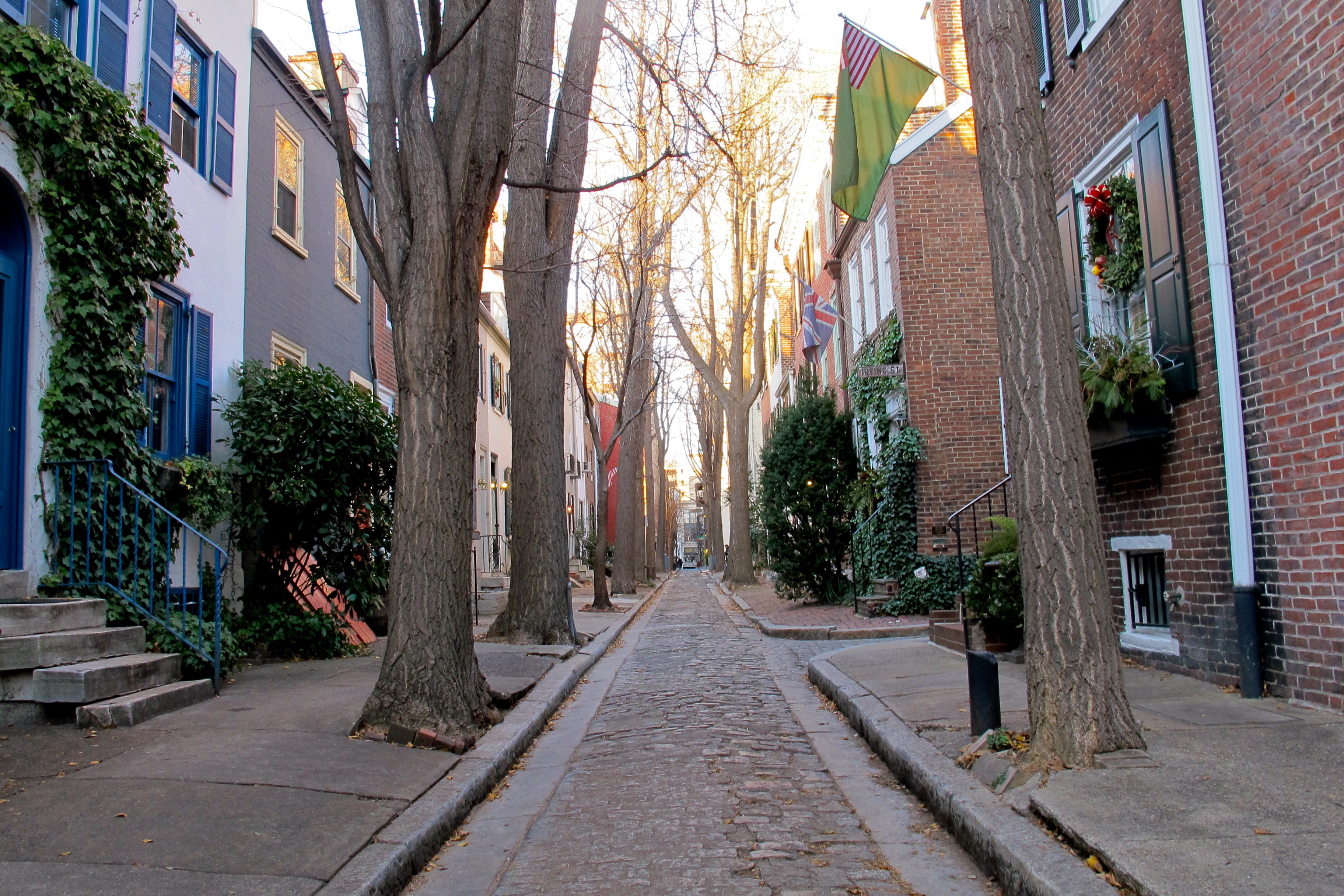 http-planphilly-com-eyesonthestreet-wp-content-uploads-2012-01-alley-jpg