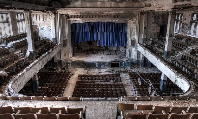 Thomas Edison High School, in spring 2011, before it burned in a fire. | 'Stage fright' by Jeremy Marshall