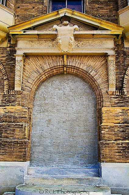 No door at the Divine Lorraine | flickr user Rob Lybeck, Eyes on the Street flickr group