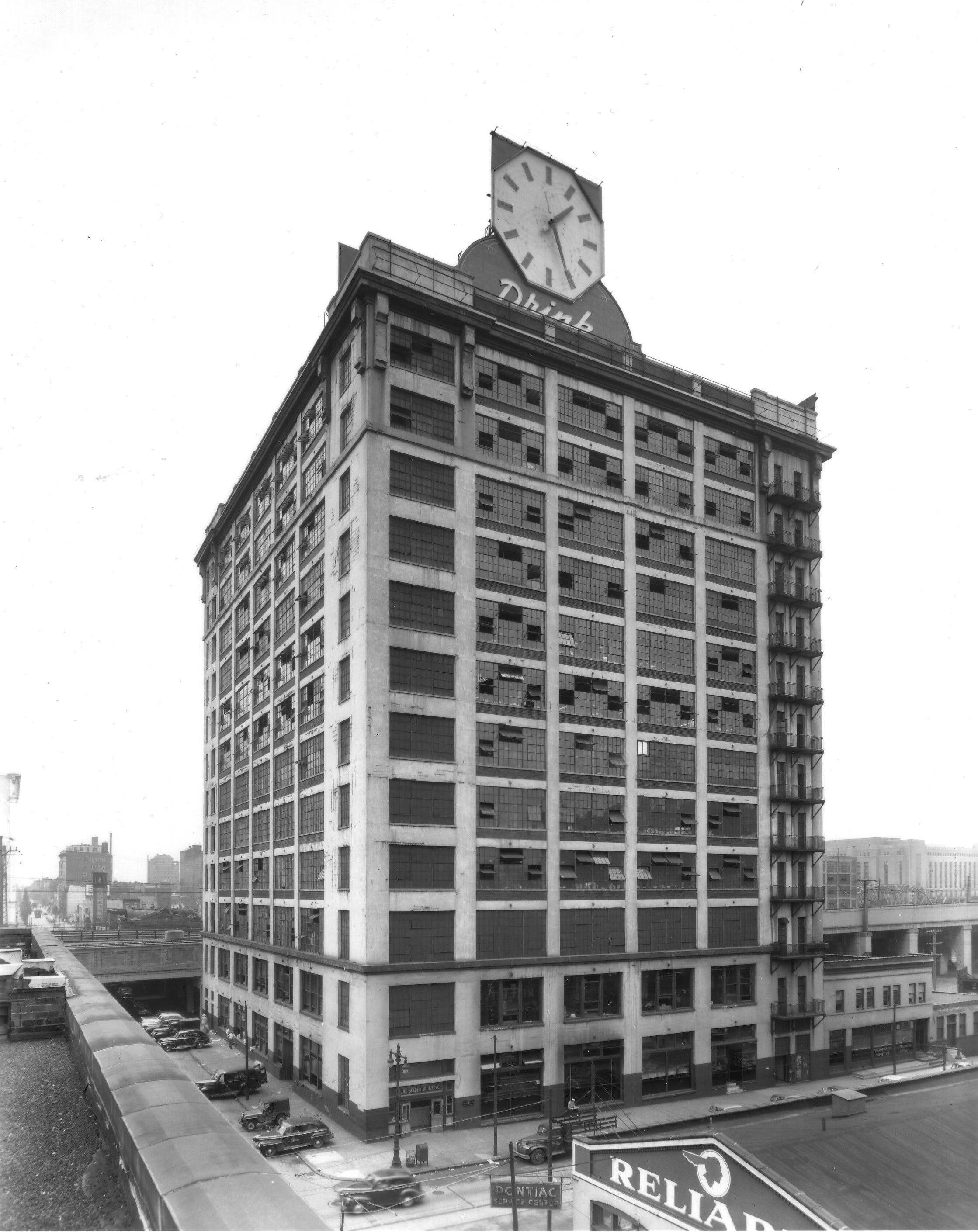 July 15, 1947: Daily News, Arch Street at 22nd | Parker & Mullikin, Free Library of Philadelphia Print and Pictures Collection